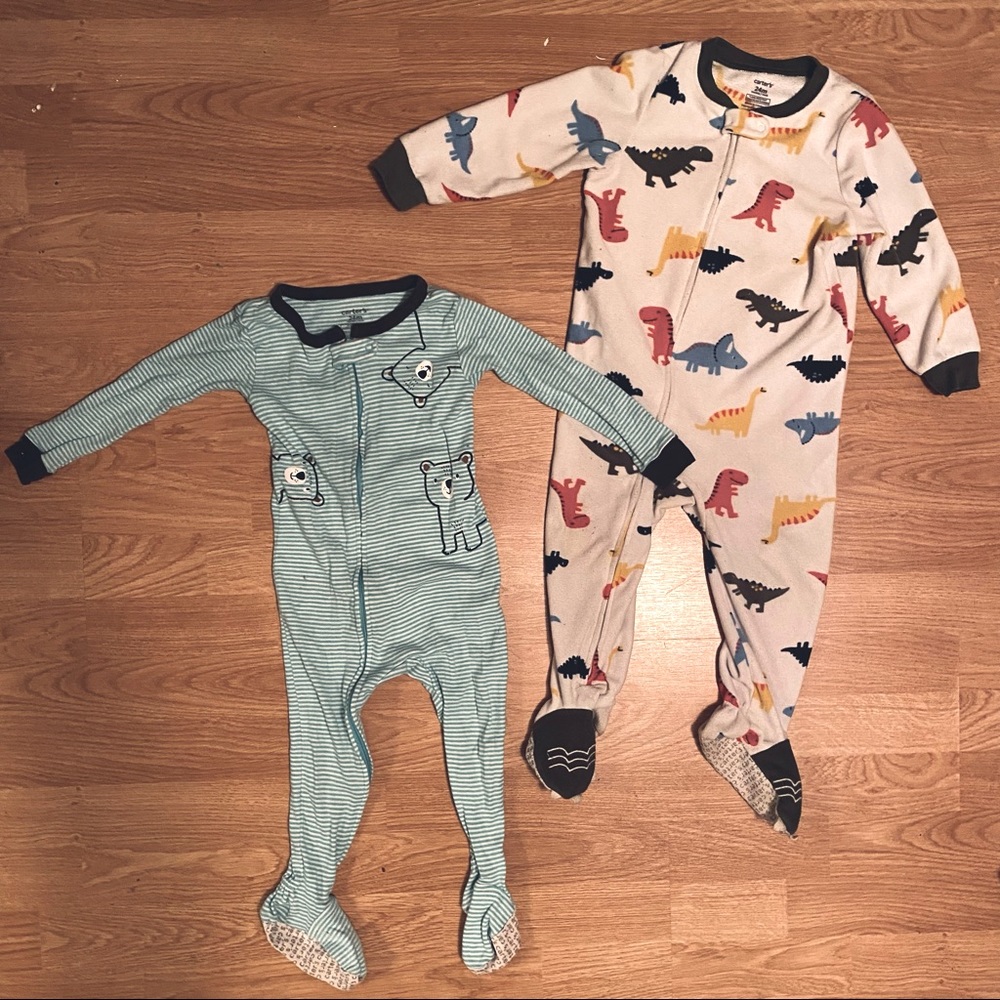Bundle of 2 Carter’s Pajamas 😴
